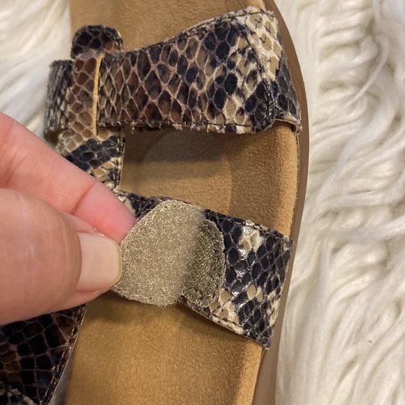 VIONIC Sandals BNWOT size 8 brown and tan color please see all photos (P7) - Picture 10 of 13